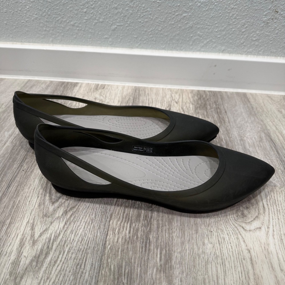 Crocs Rio Flat Black Pointed Toe Cutout Comfort Shoes Womens 10